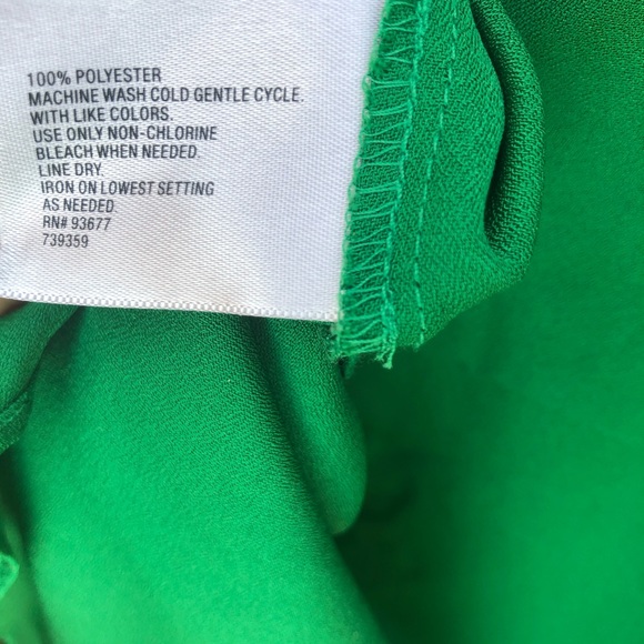 Worthington - Emerald Green Flutter Sleeve - Picture 4 of 5